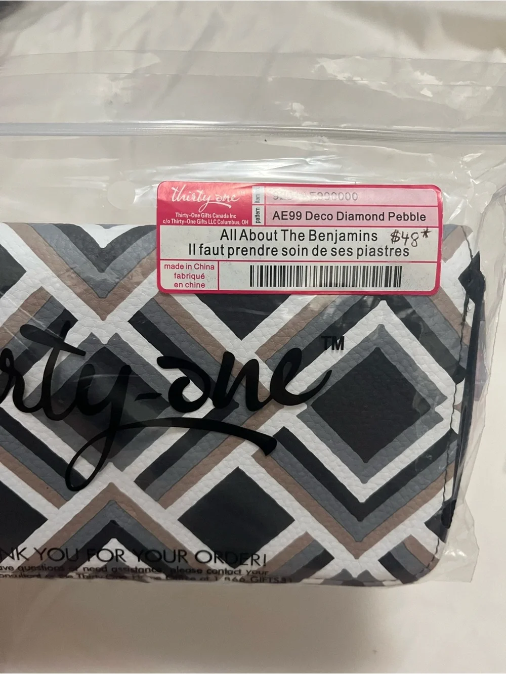 NWT All About the Benjamins Wallet in Deco Diamond Pebble & Black Wristlet Strap